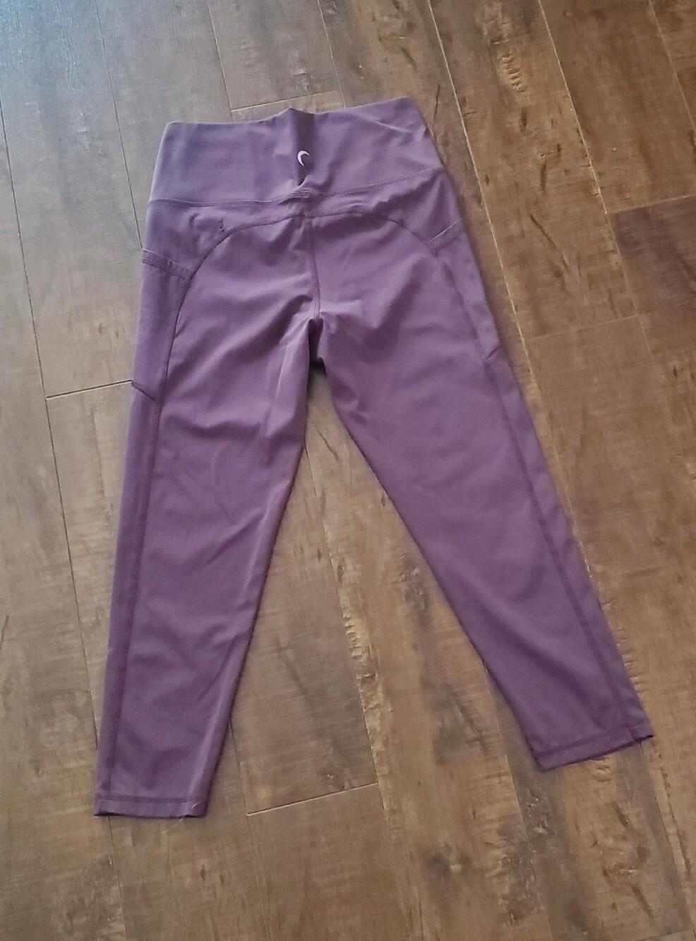 ZYIA  Purple Capris With Pockets 20" Size 6-8 EUC